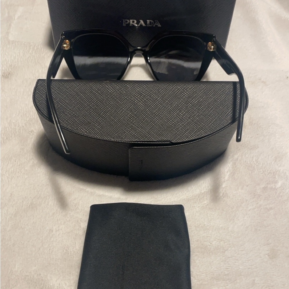 PRADA GLASSES - Picture 2 of 6